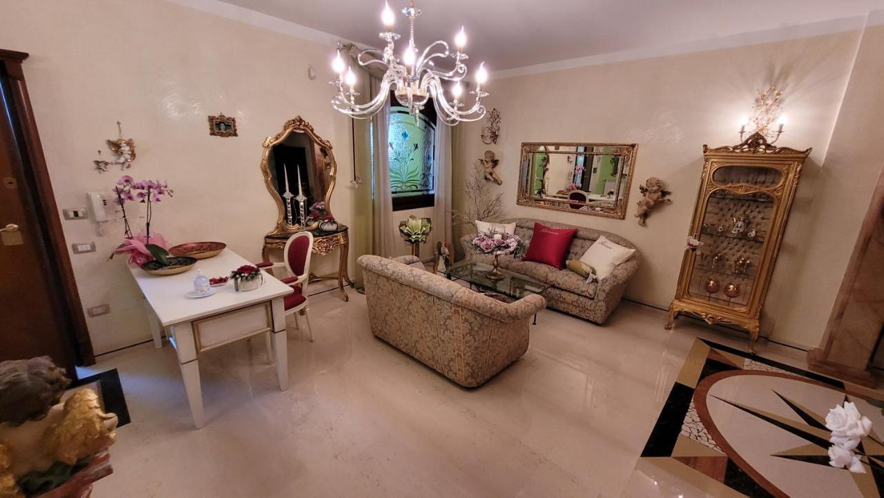 Queen'S Luxurious House Gallipoli Eksteriør bilde