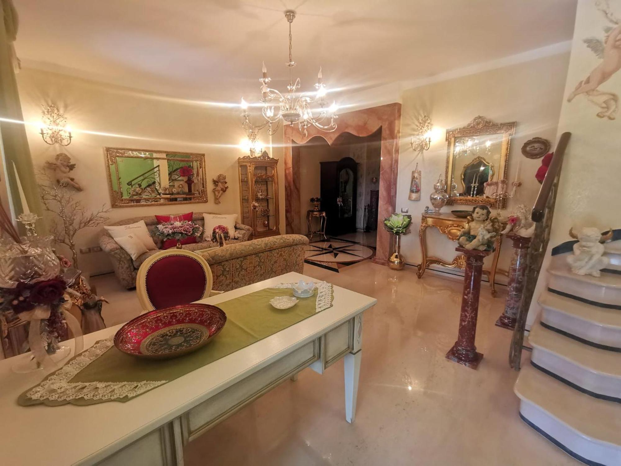 Queen'S Luxurious House Gallipoli Eksteriør bilde