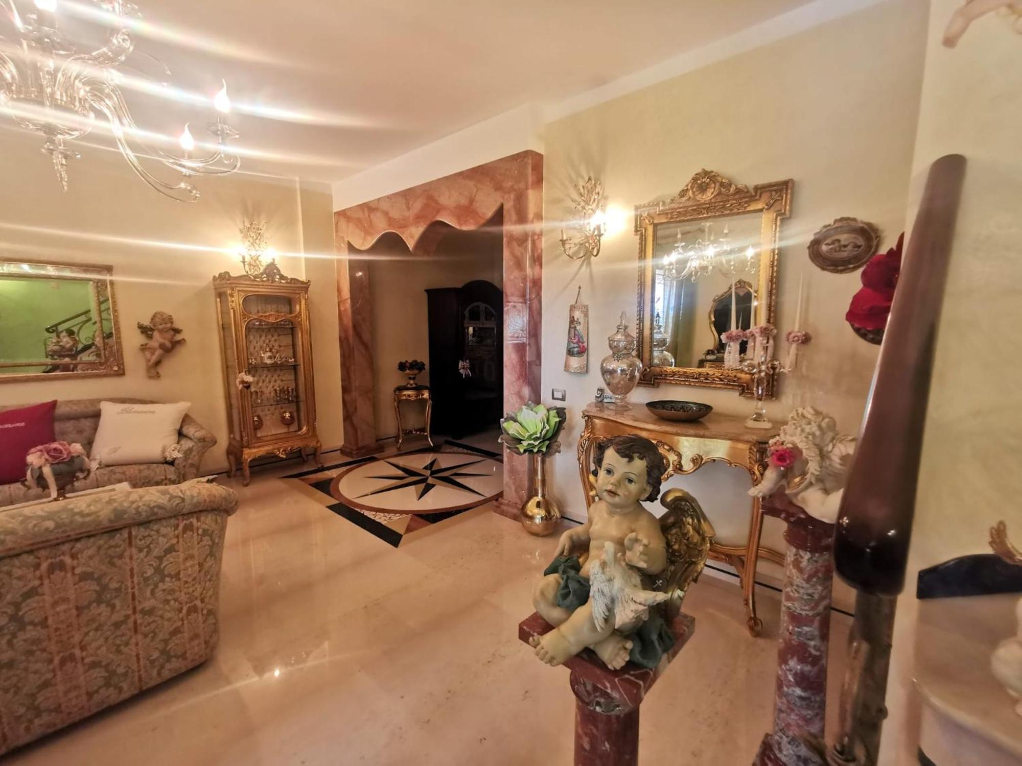 Queen'S Luxurious House Gallipoli Eksteriør bilde